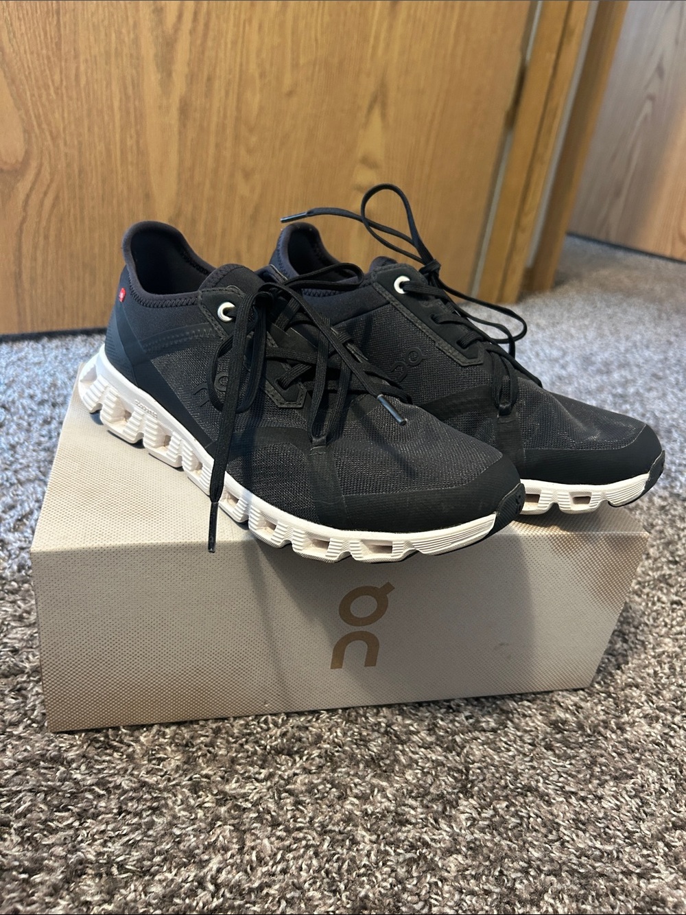 On Running Women’s Cloud X 3 AD Shoes in Black with White Sole Size 8